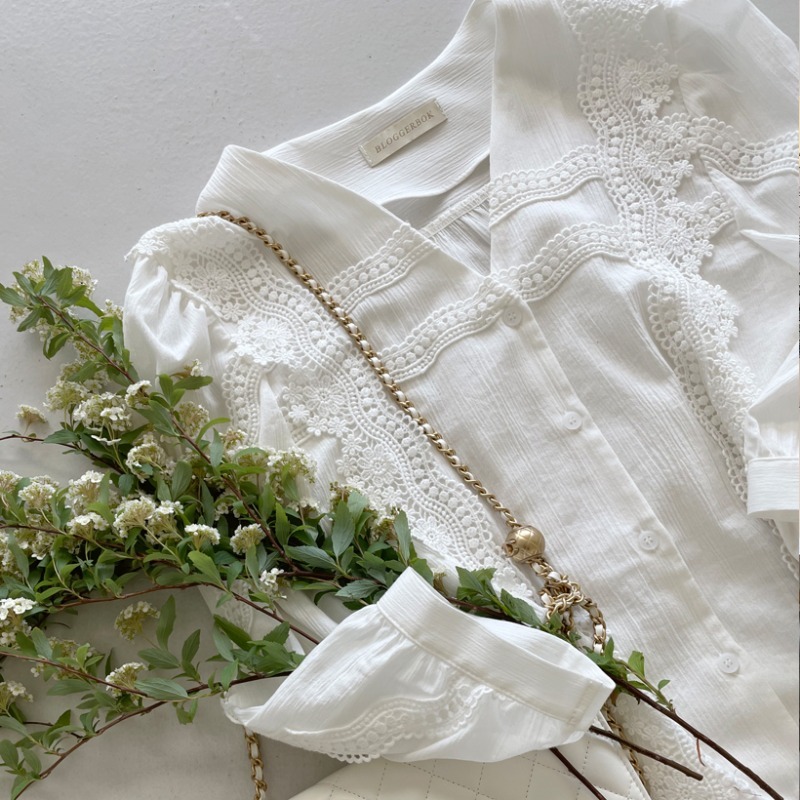 bloggerbok le blanc embroidery blouse